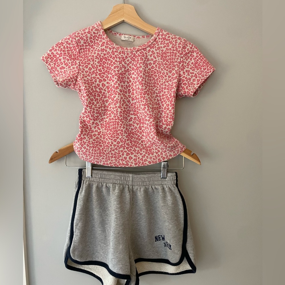 Brandy Melville - Top & Shorts